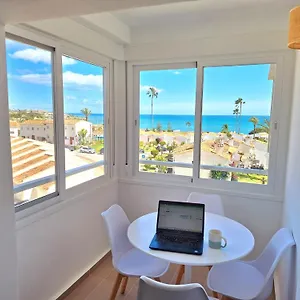 Apartment, Sea View, 200m From The Beach, Close To Town Apartamento